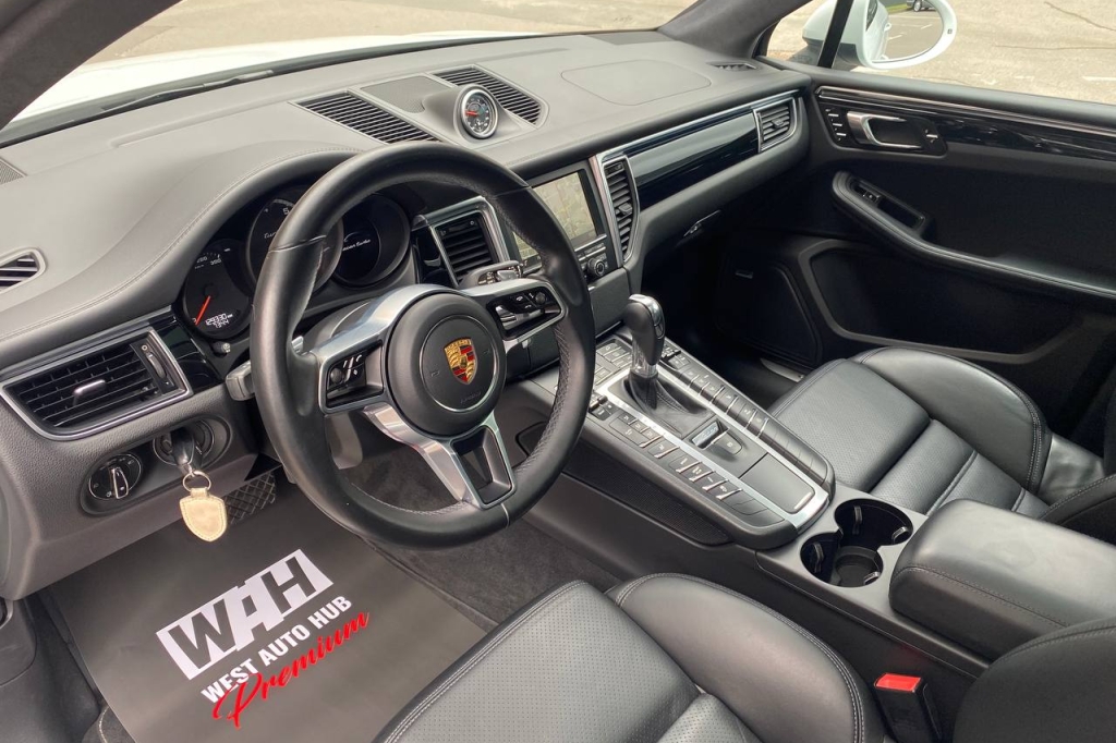 Porsche Macan Turbo 2014 photo 9