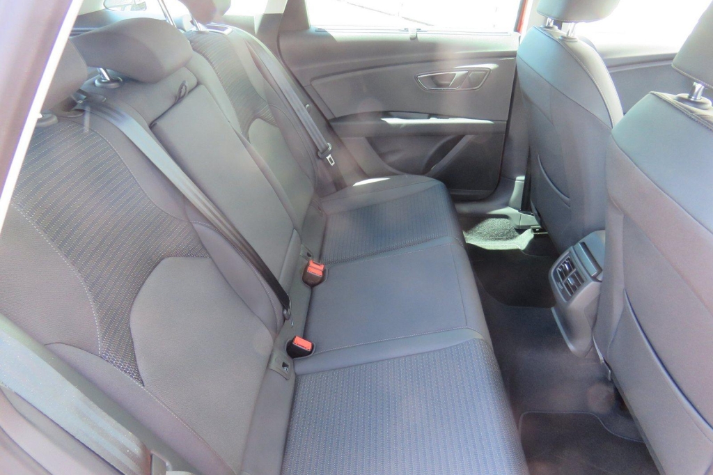 SEAT Leon ST 2019 photo 11