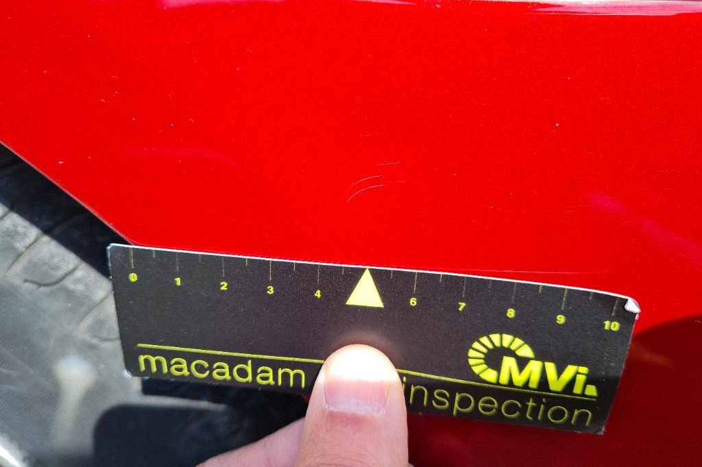 Jaguar XE 2016 photo 19