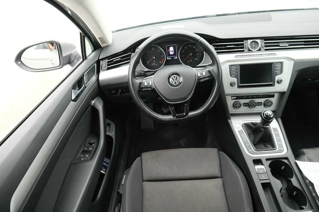 Volkswagen Passat 2017 photo 5