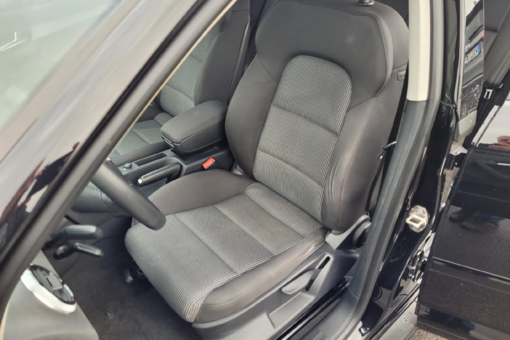 Audi A3 Sportback 2012 фото 11