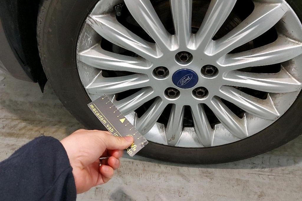 Ford Galaxy 2015 photo 13