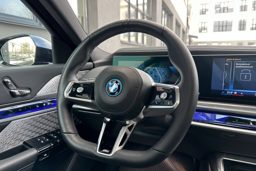 BMW i7 2023 photo 25