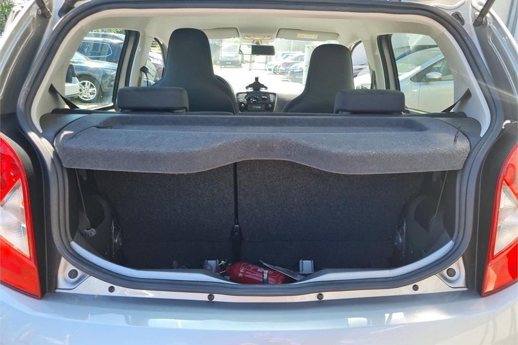 SEAT Mii 2018 photo 2