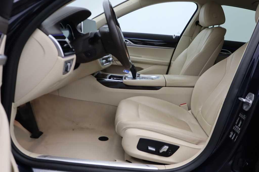 BMW 7 Series 2017 photo 3