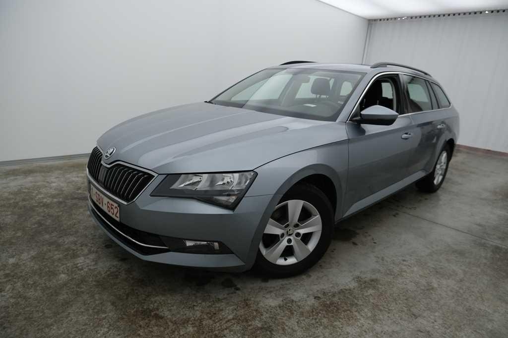 Skoda Superb Combi 2017 фото 2