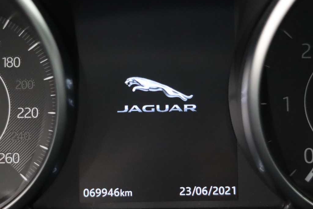 Jaguar E-Pace 2018 фото 2