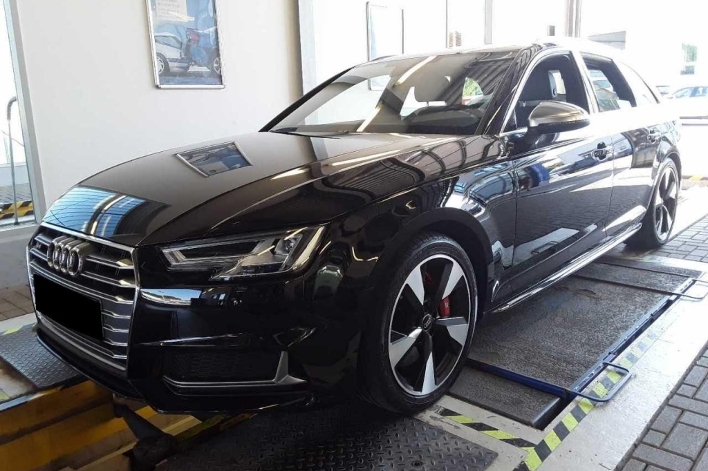 Audi S4 Avant 2018 photo 1