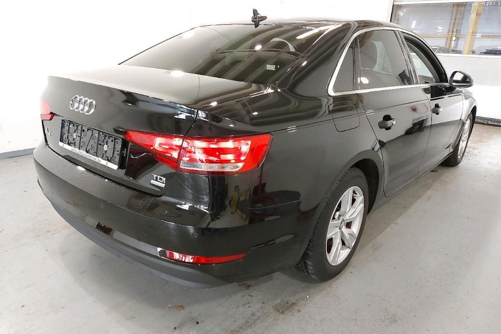 Audi A4 2017 photo 4