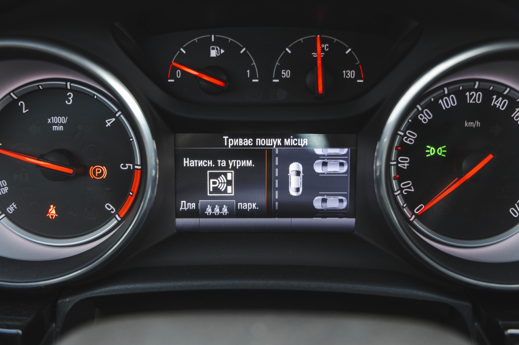 Opel Astra K 2016 photo 29