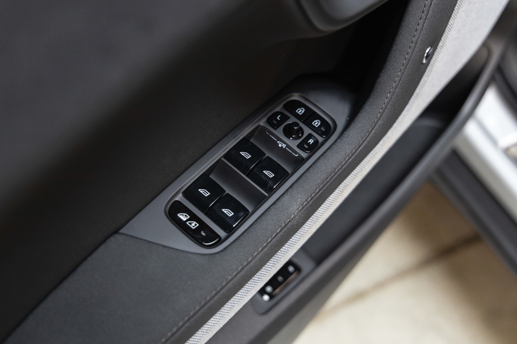 Polestar 2 2022 фото 15