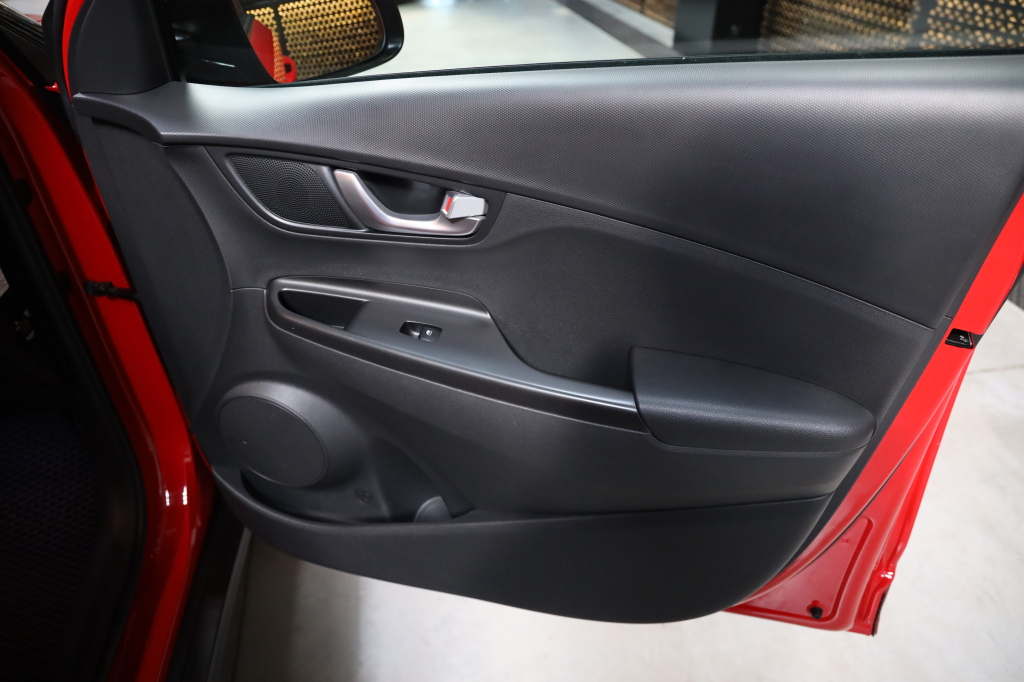 Hyundai Kona Electric 2021 фото 28