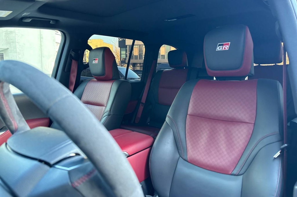 Toyota Land Cruiser 300 GUARD B6 2021 фото 12