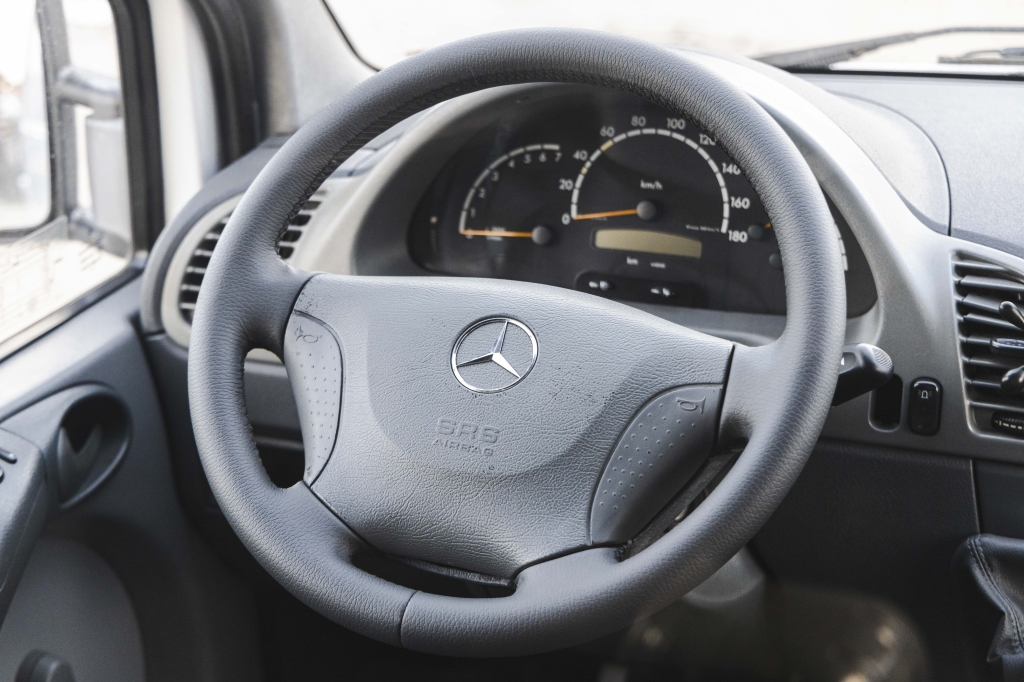 Mercedes-Benz Sprinter 2004 фото 18