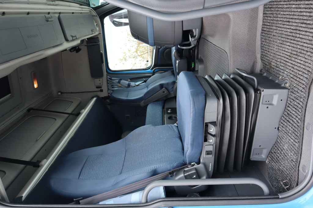 Volvo FH 13 440 2007 photo 11