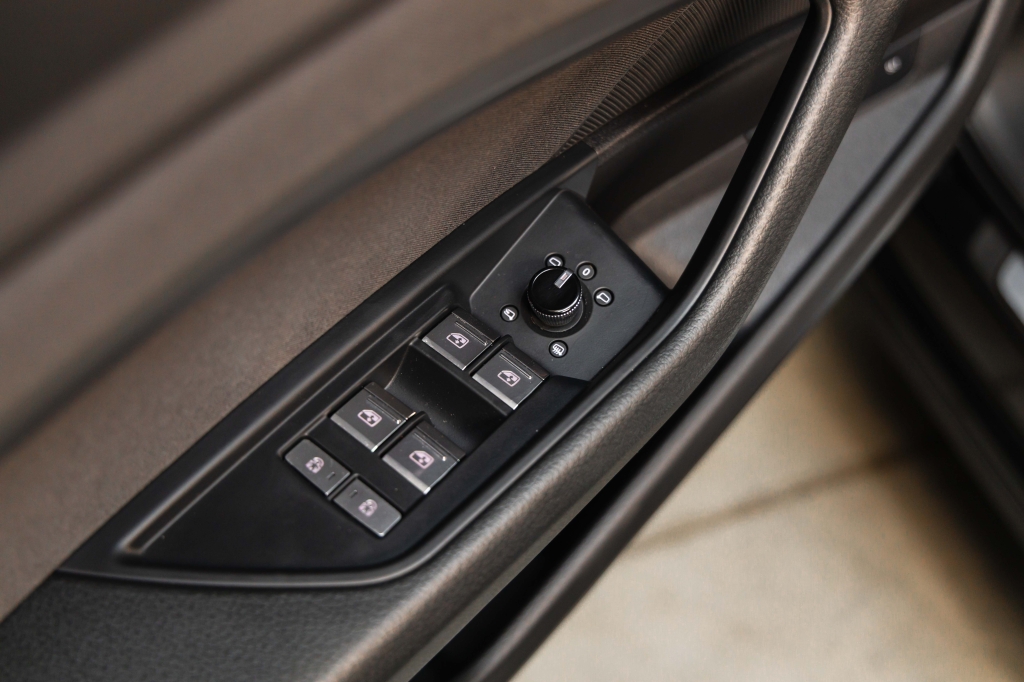 Audi e-tron 2019 photo 16