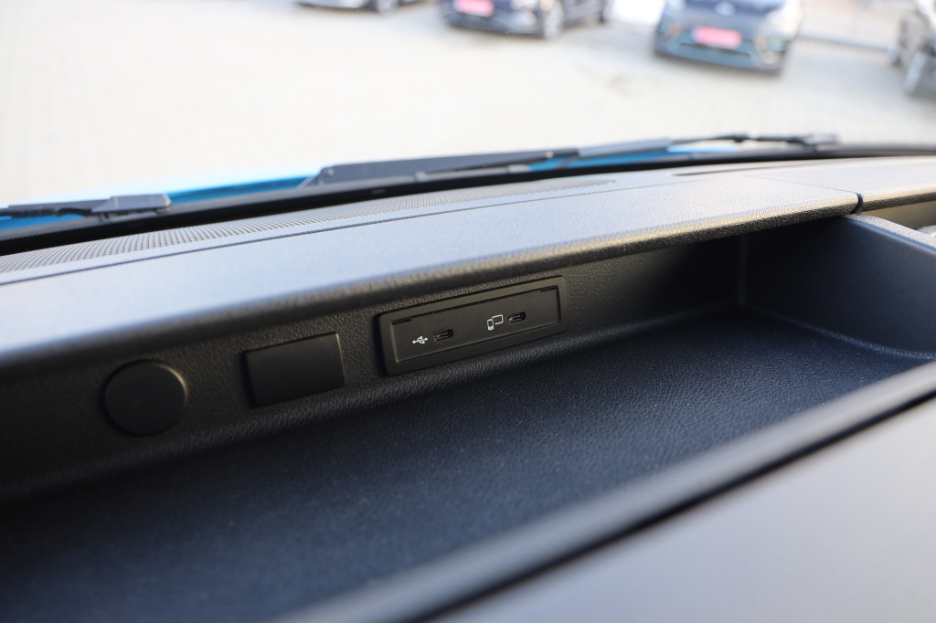 Mercedes-Benz Sprinter 2023 фото 53