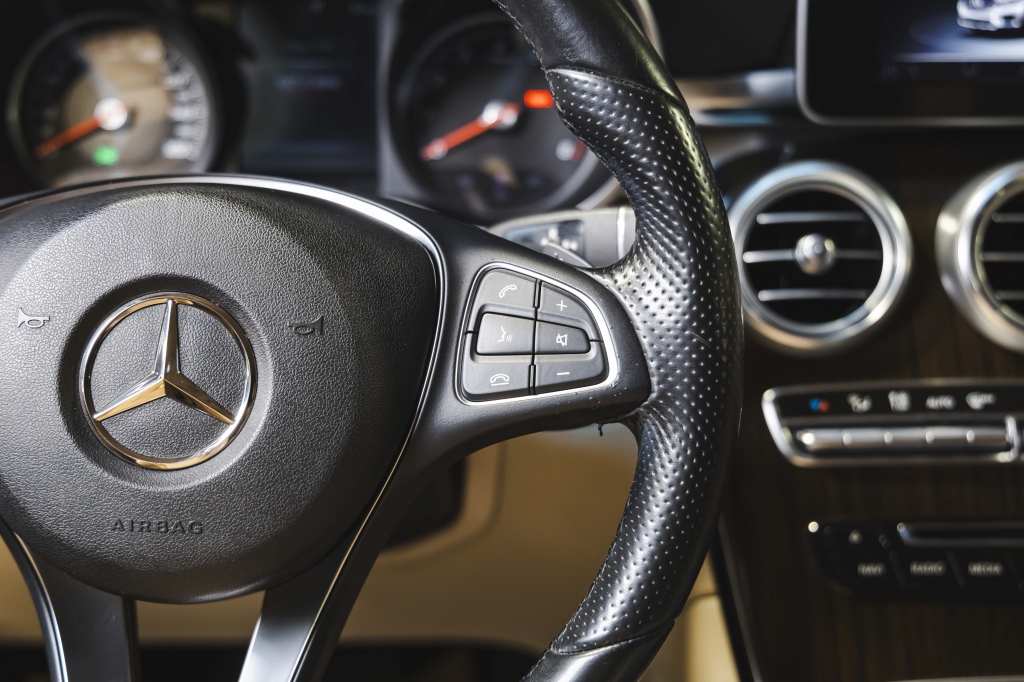 Mercedes-Benz GLC-Class 300 2016 photo 20