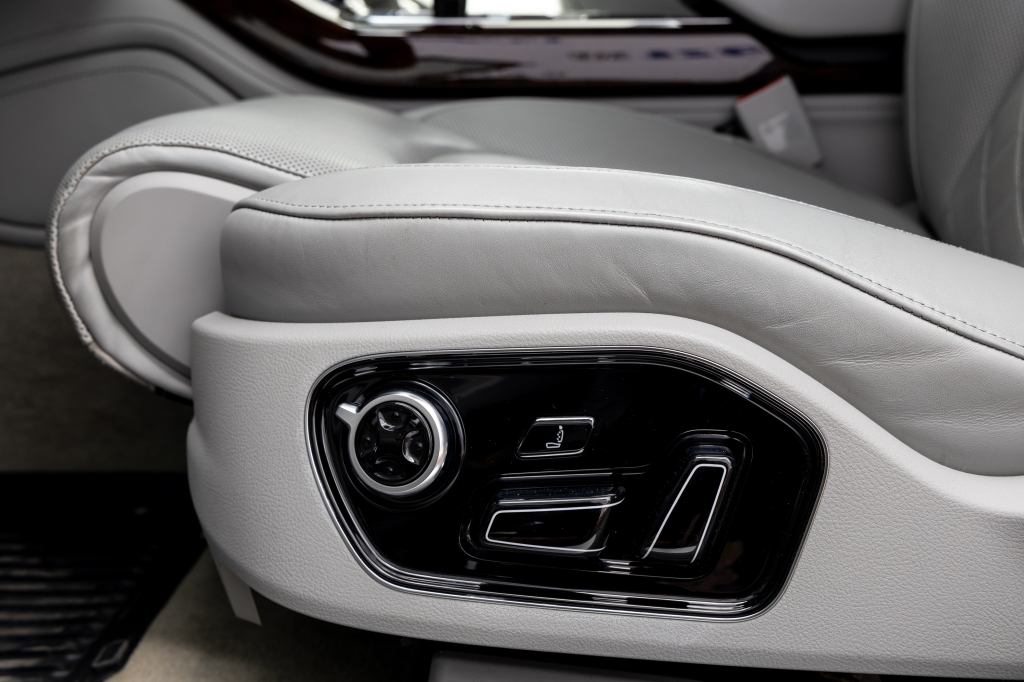 Audi A8 2014 фото 33