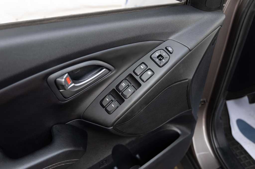 Hyundai ix35 2014 фото 11