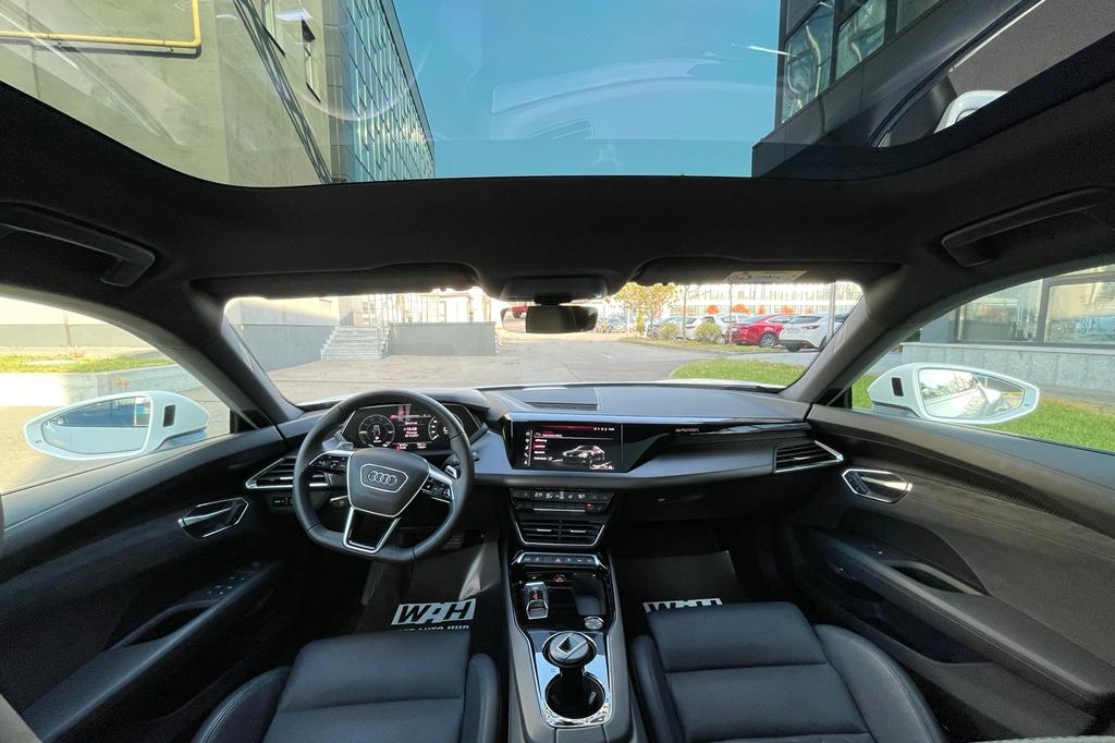 Audi e-tron GT 2021 фото 14