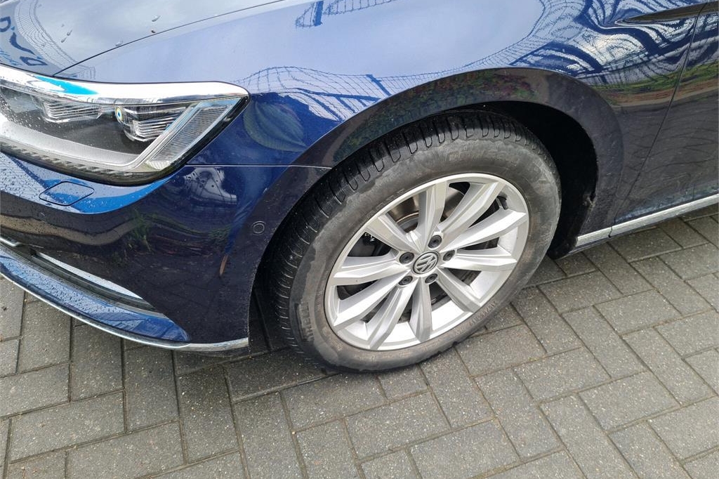 Volkswagen Passat Variant 2017 photo 9