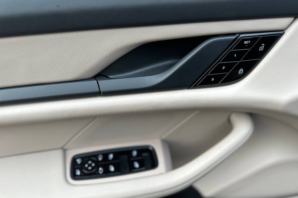 Porsche Taycan 4S 2020 фото 11