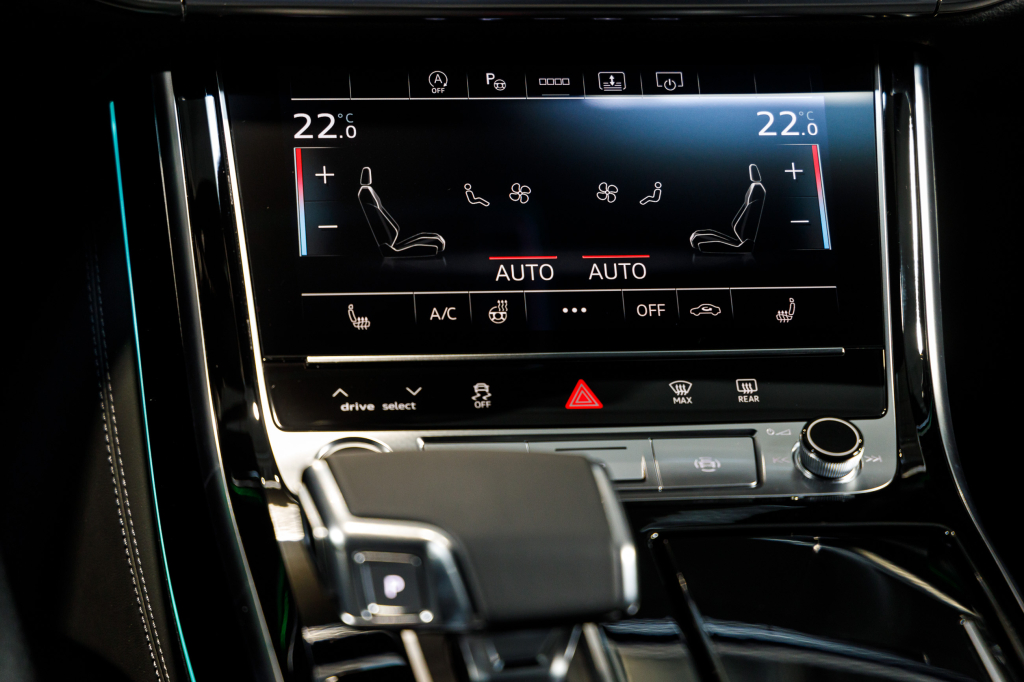 Audi A8 2020 photo 27