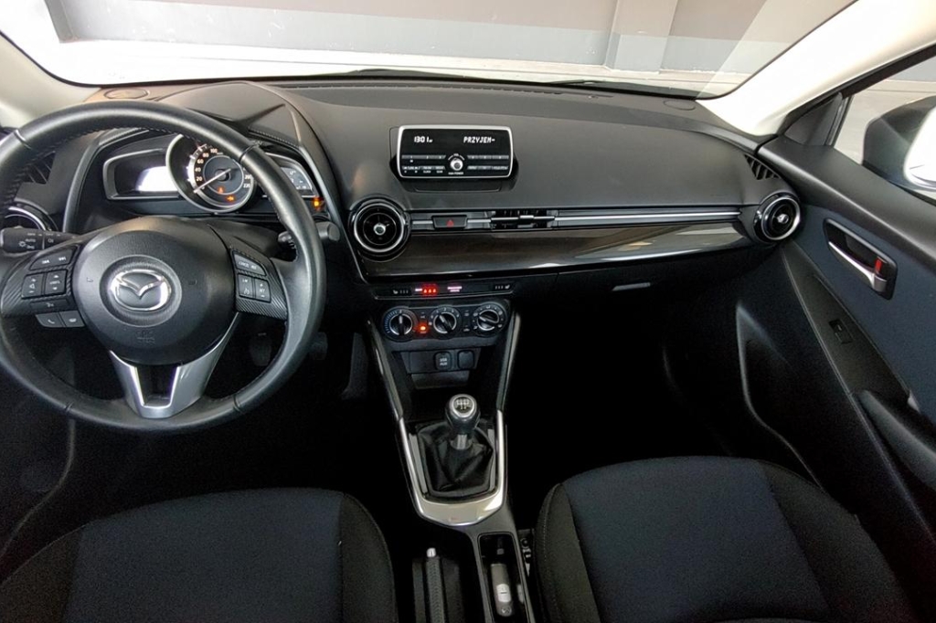 Mazda 2 2015 фото 7