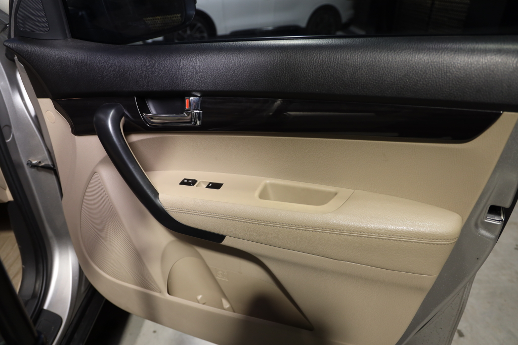 Kia Sorento 2012 photo 24