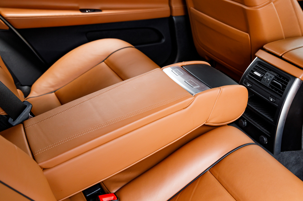 BMW 530 GT xDrive 2015 фото 19