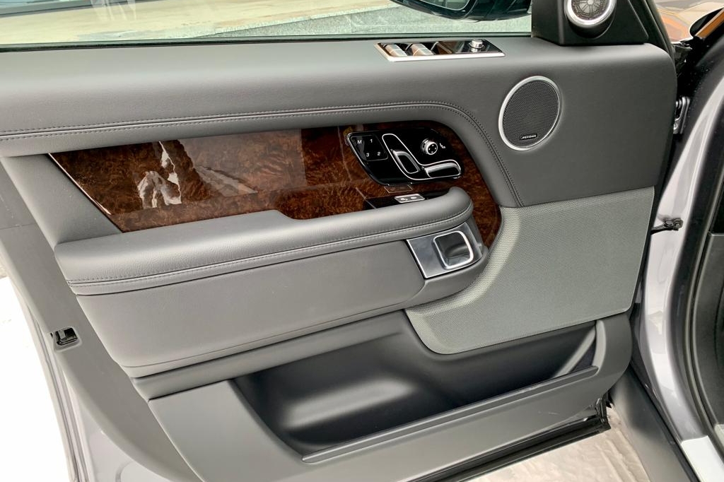 Land Rover Range Rover 2020 фото 16