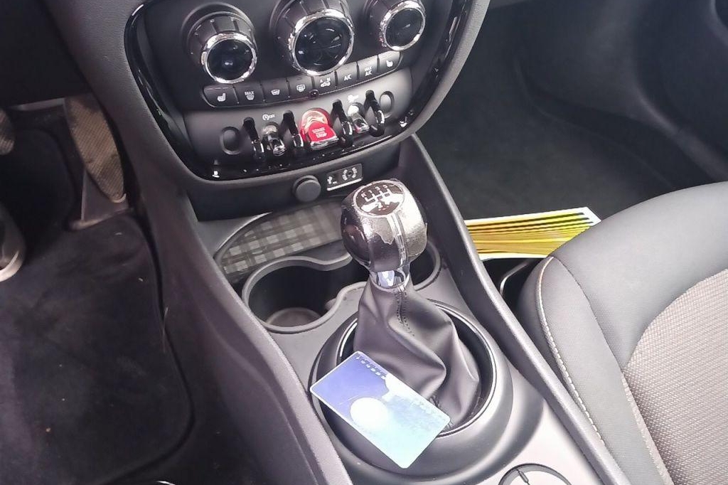 MINI Cooper Clubman 2017 фото 24