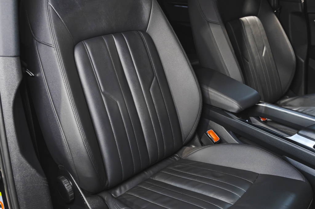 Audi e-tron 2020 фото 27