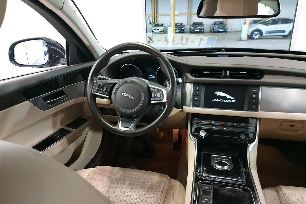 Jaguar XF Sportbrake 2018 photo 4