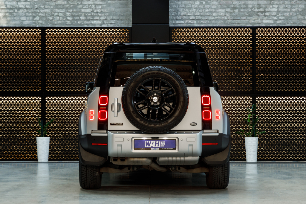 Land Rover Defender First Edition D240 2020 photo 6
