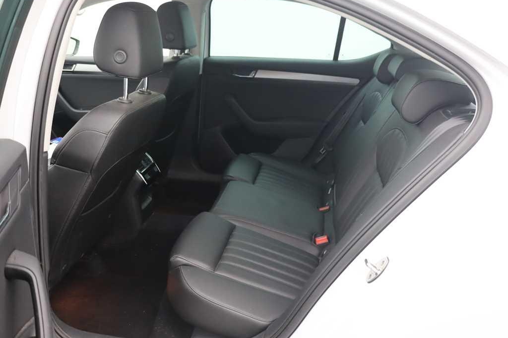 Skoda Superb 2016 photo 3