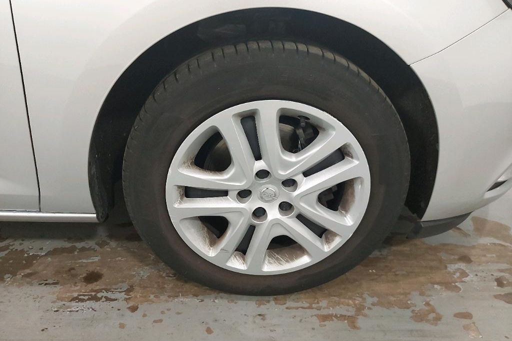 Opel Astra Sports Tourer 2016 photo 9