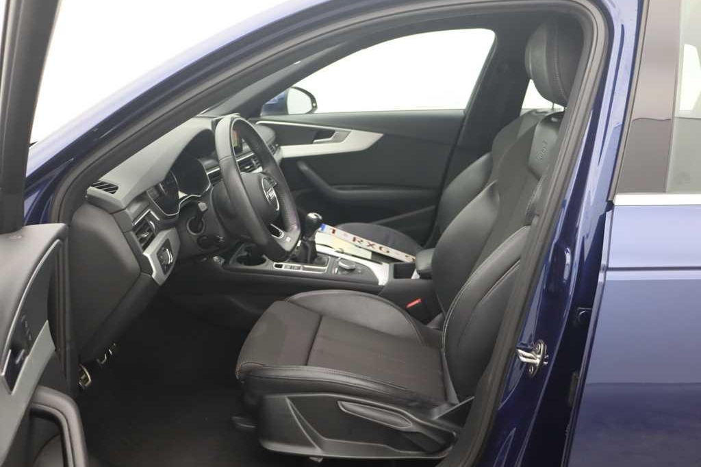 Audi A4 2017 фото 1