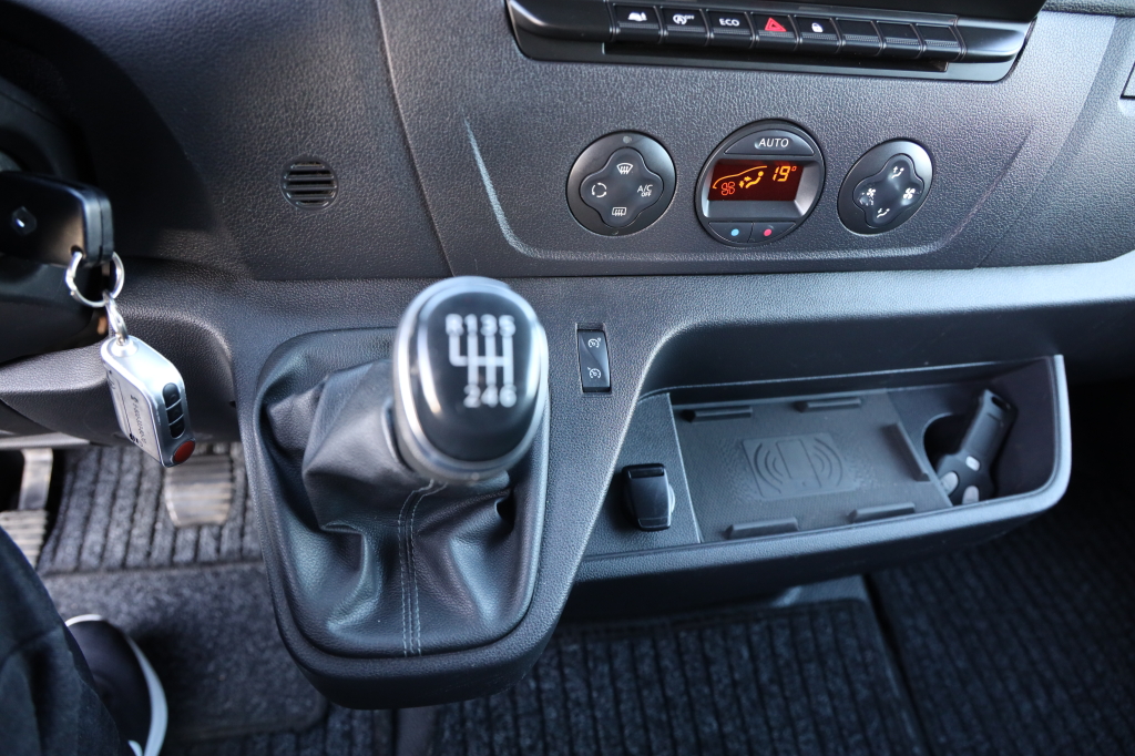 Renault Master 2020 фото 16