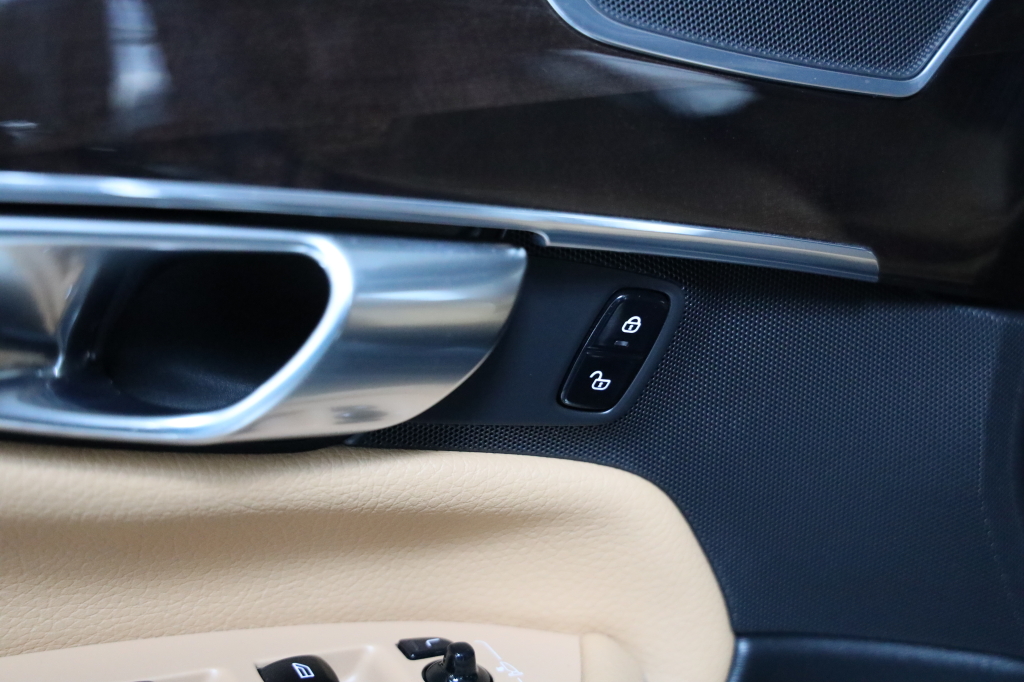 Volvo XC90 2019 photo 13