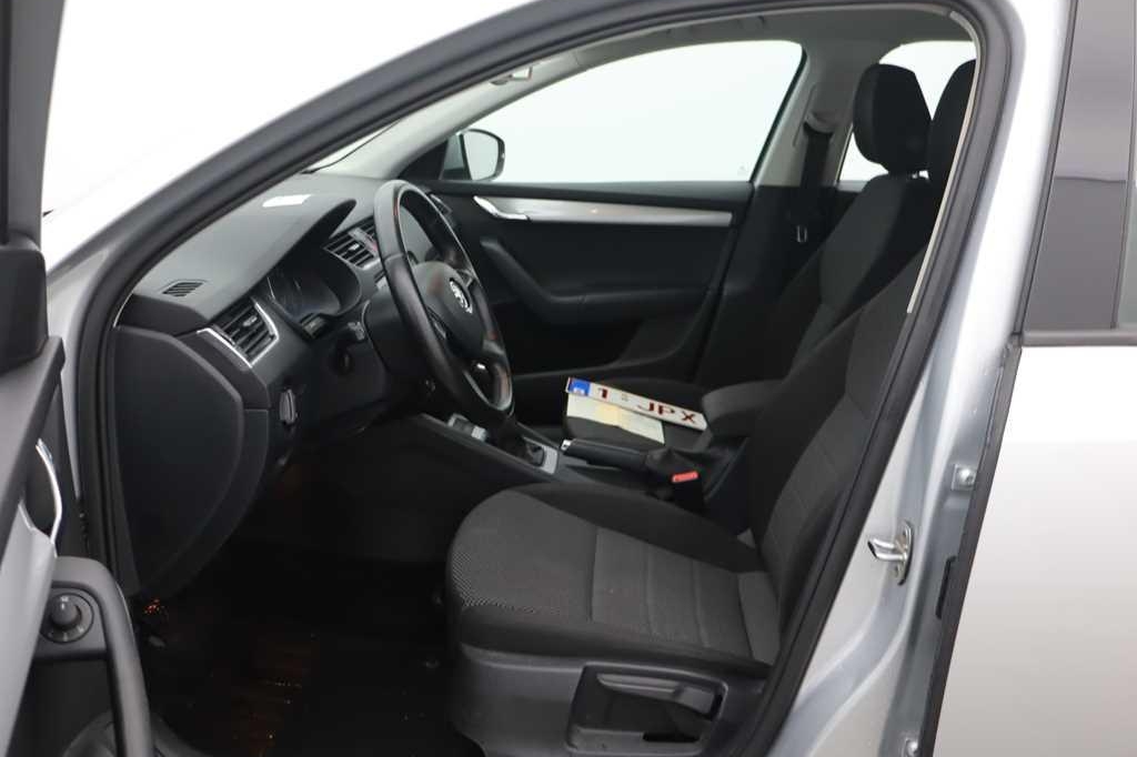 Skoda Octavia Combi 2015 фото 5