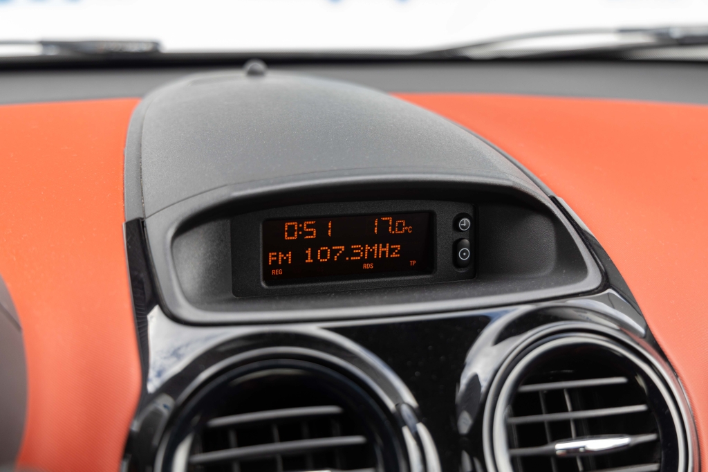 Opel Corsa 2010 photo 19