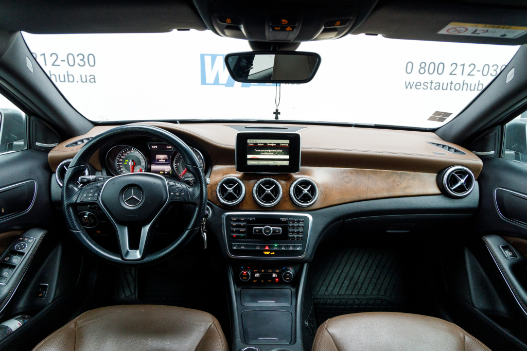 Mercedes-Benz GLA 220 4MATIC photo 9