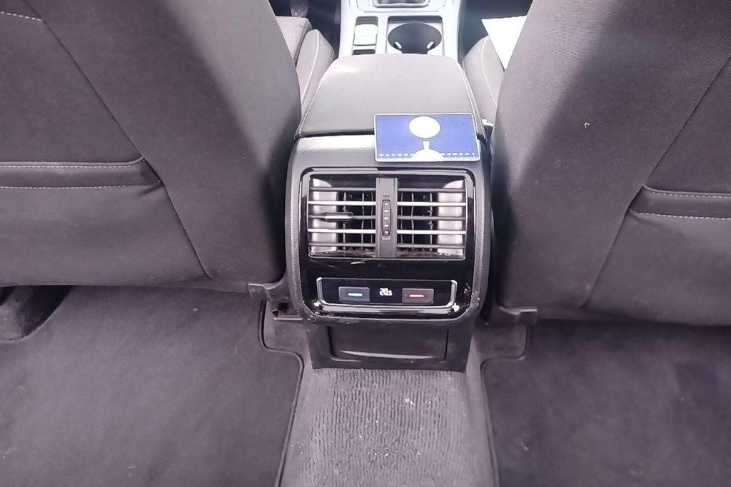 Volkswagen Passat Variant 2016 фото 17