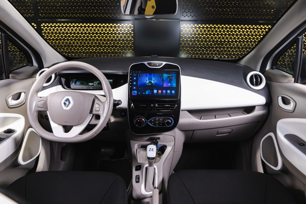 Renault Zoe 2018 фото 22