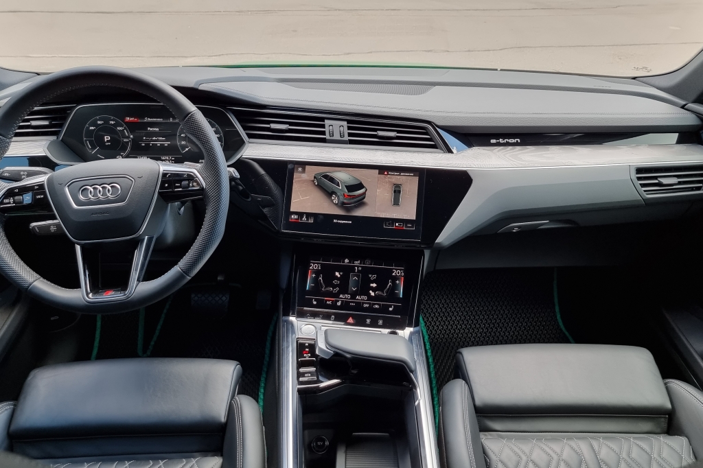 Audi e-tron 2020 фото 14