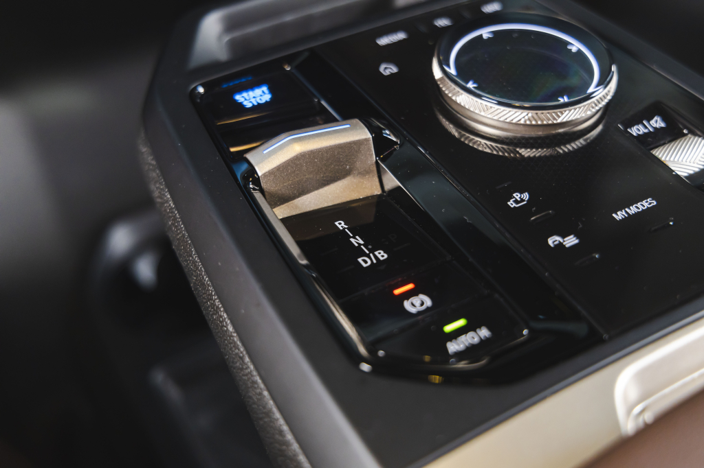 BMW iX xDrive40 2022 фото 27