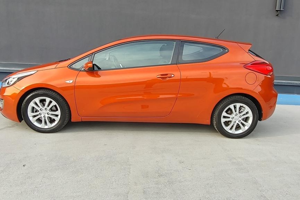 Kia ProCeed 2013 photo 7