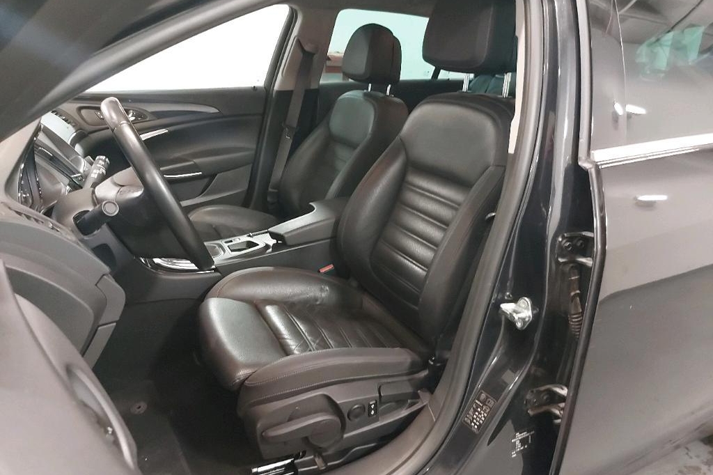 Opel Insignia Sports Tourer 2016 photo 10